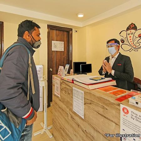 Oyo Flagship 86605 Hotel The Meriton Ahmadabad Zewnętrze zdjęcie