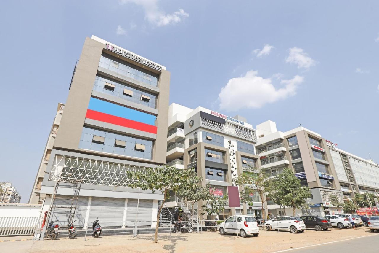 Oyo Flagship 86605 Hotel The Meriton Ahmadabad Zewnętrze zdjęcie